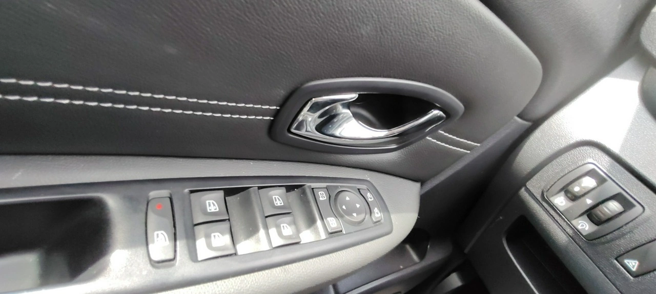 Renault Scenic - Zdjęcie 14
