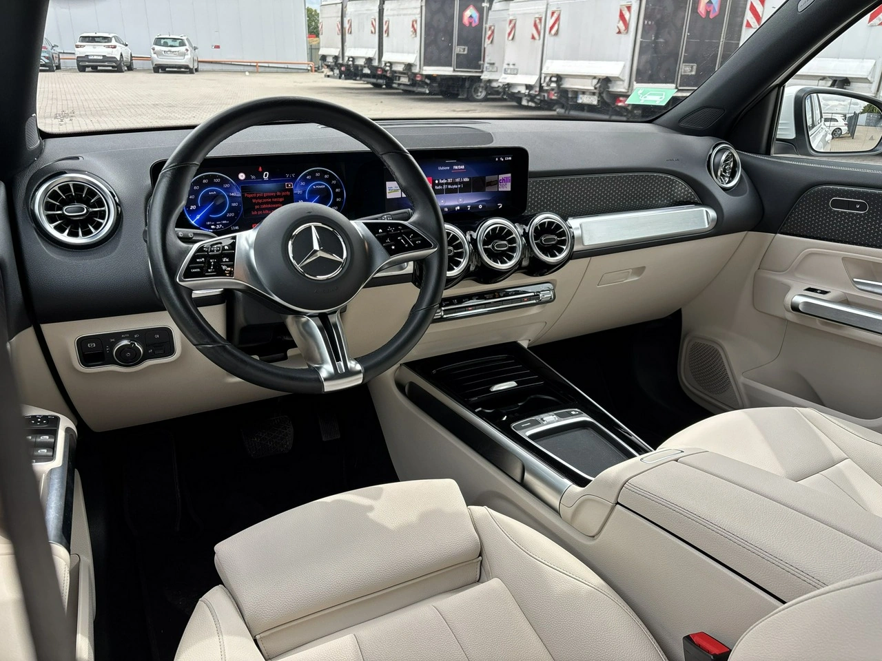 Mercedes EQB - Zdjęcie 11