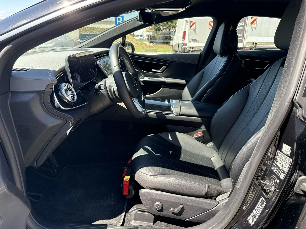 Mercedes EQE - Zdjęcie 10