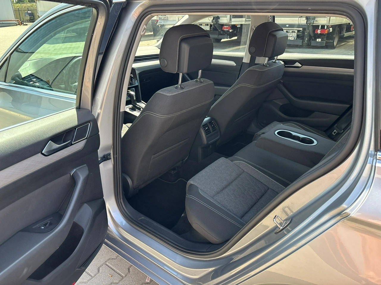 Volkswagen Passat - Zdjęcie 19