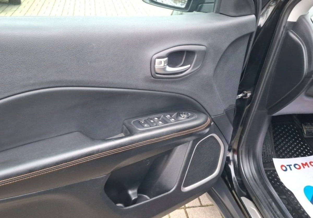 Jeep Compass - Zdjęcie 15