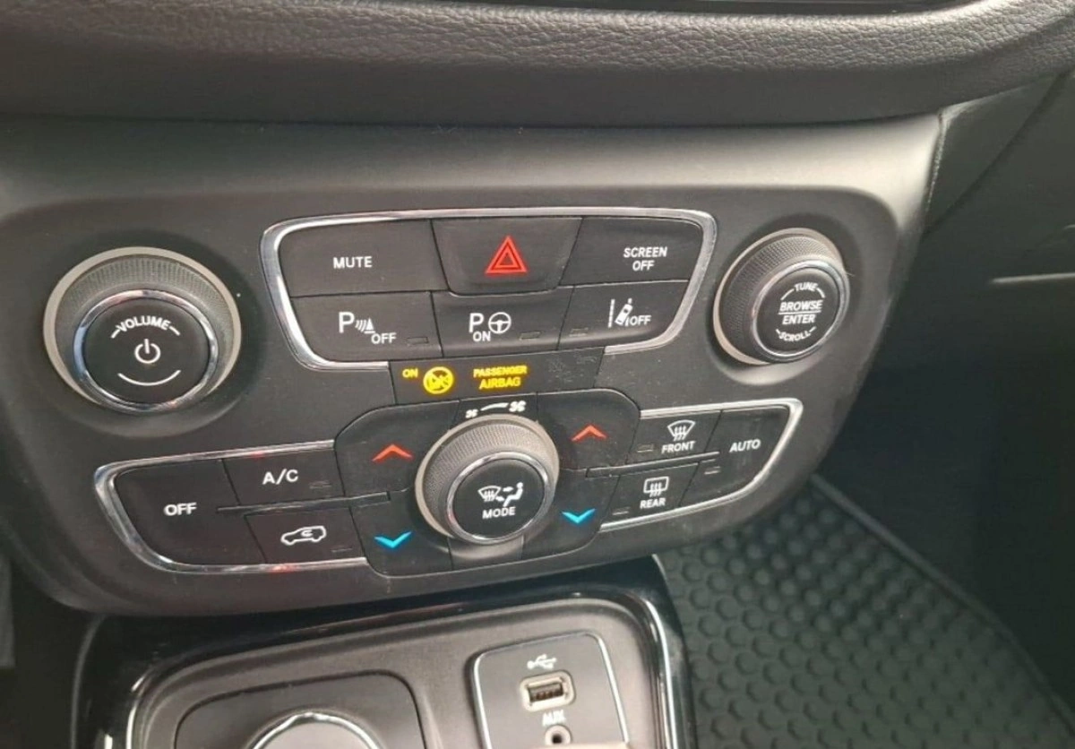 Jeep Compass - Zdjęcie 22