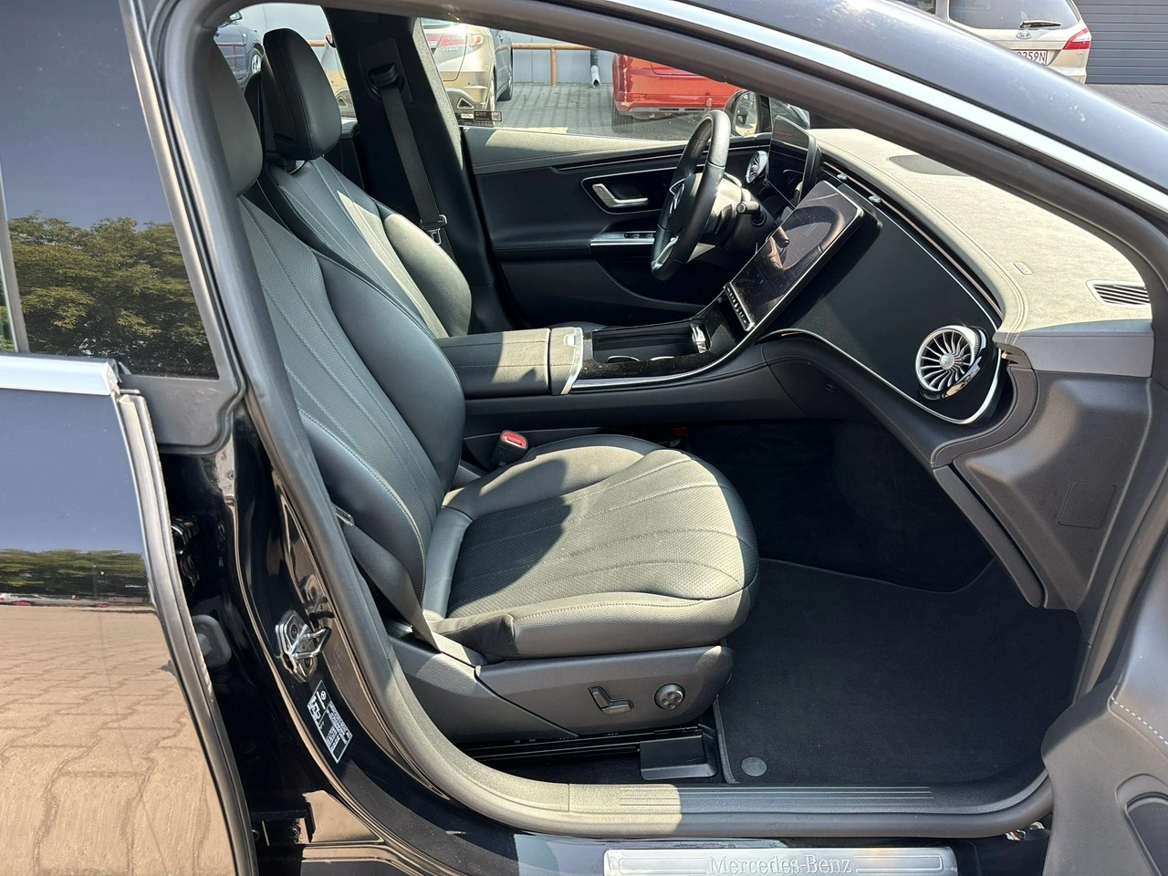 Mercedes EQE - Zdjęcie 14