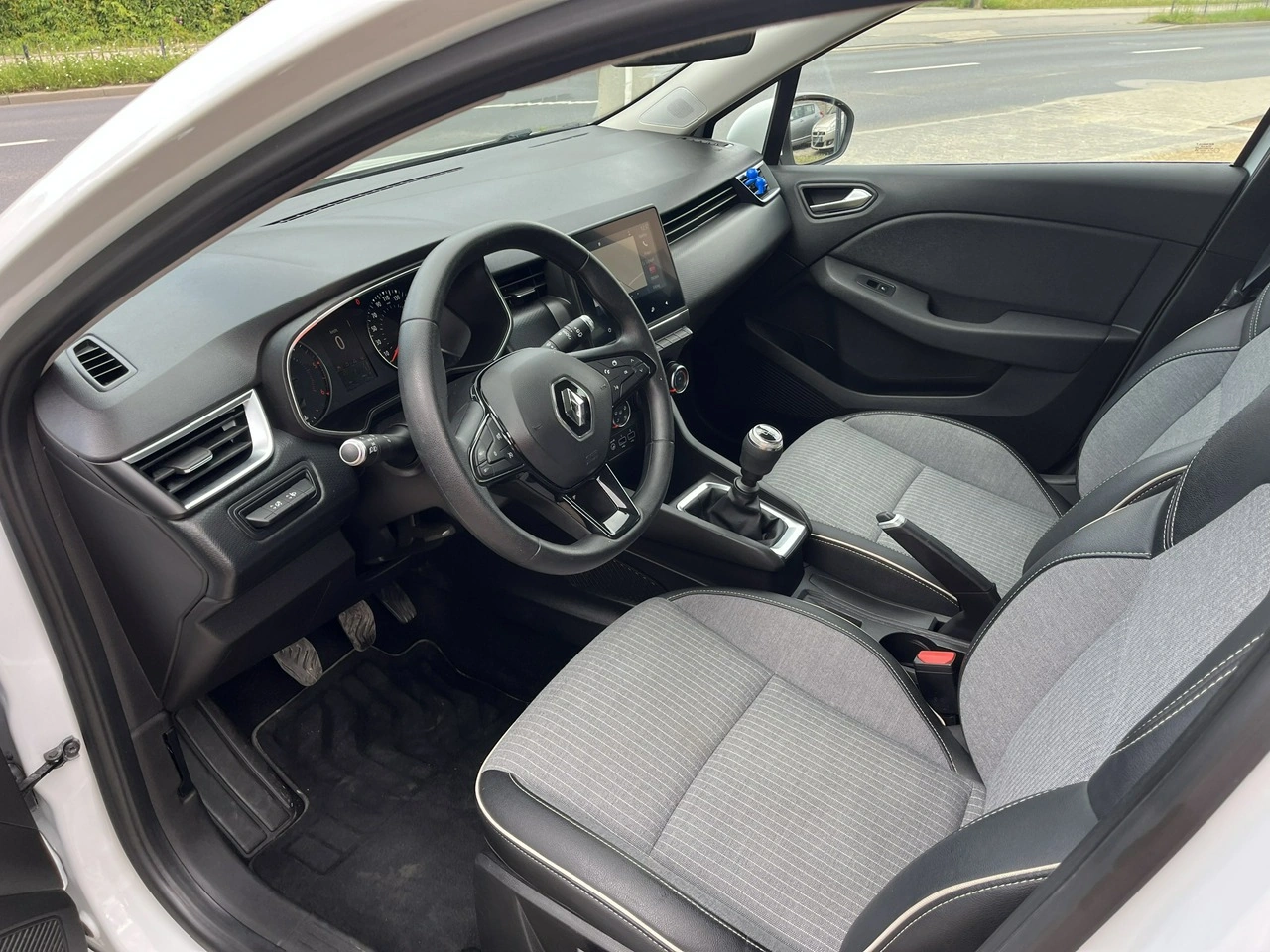 Renault Clio - Zdjęcie 14