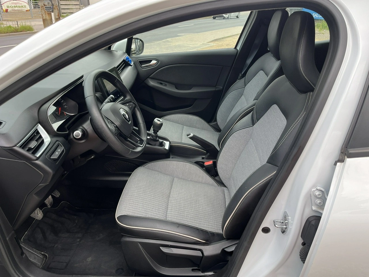 Renault Clio - Zdjęcie 15