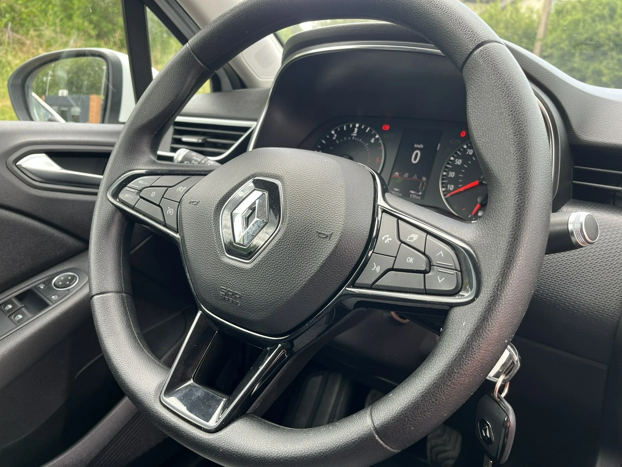 Renault Clio - Zdjęcie 22