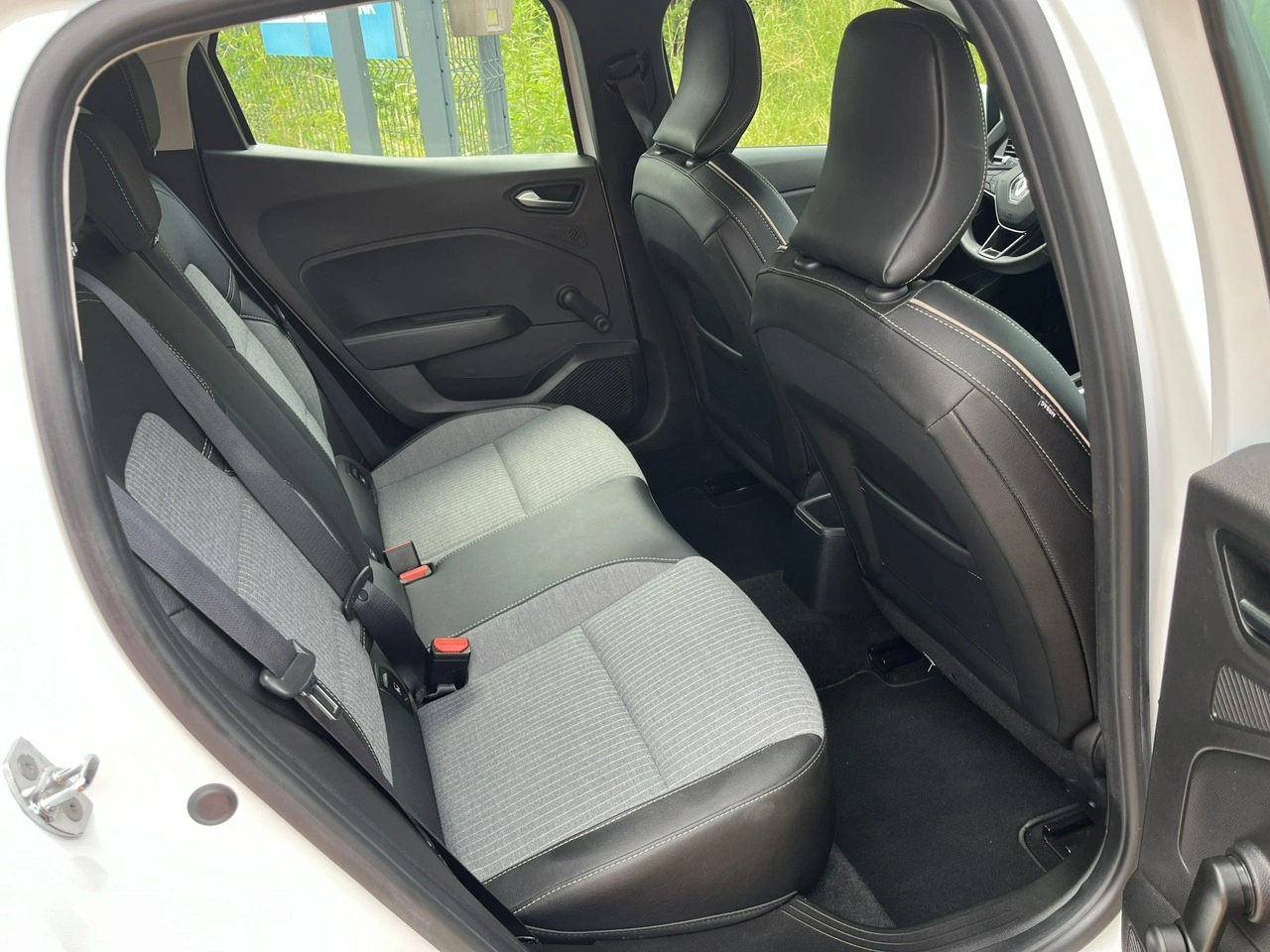 Renault Clio - Zdjęcie 23