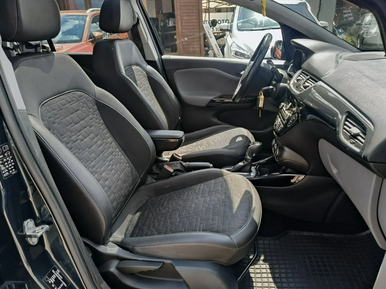 Opel Corsa - Zdjęcie 12