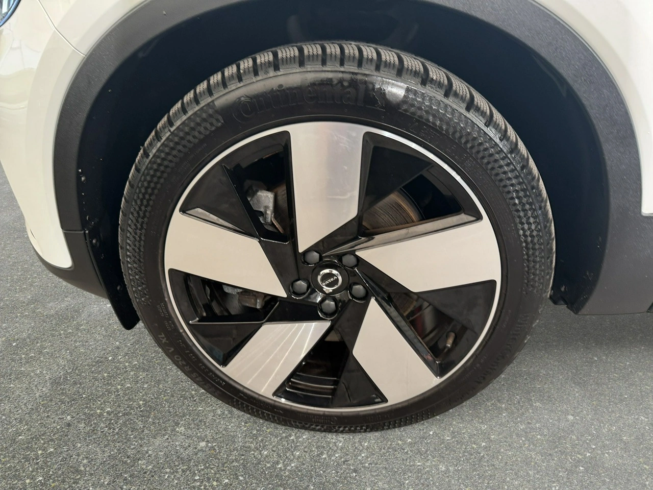 Volvo XC 40 - Zdjęcie 9