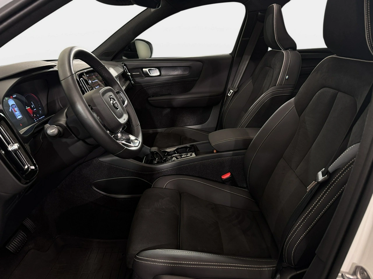 Volvo XC 40 - Zdjęcie 11
