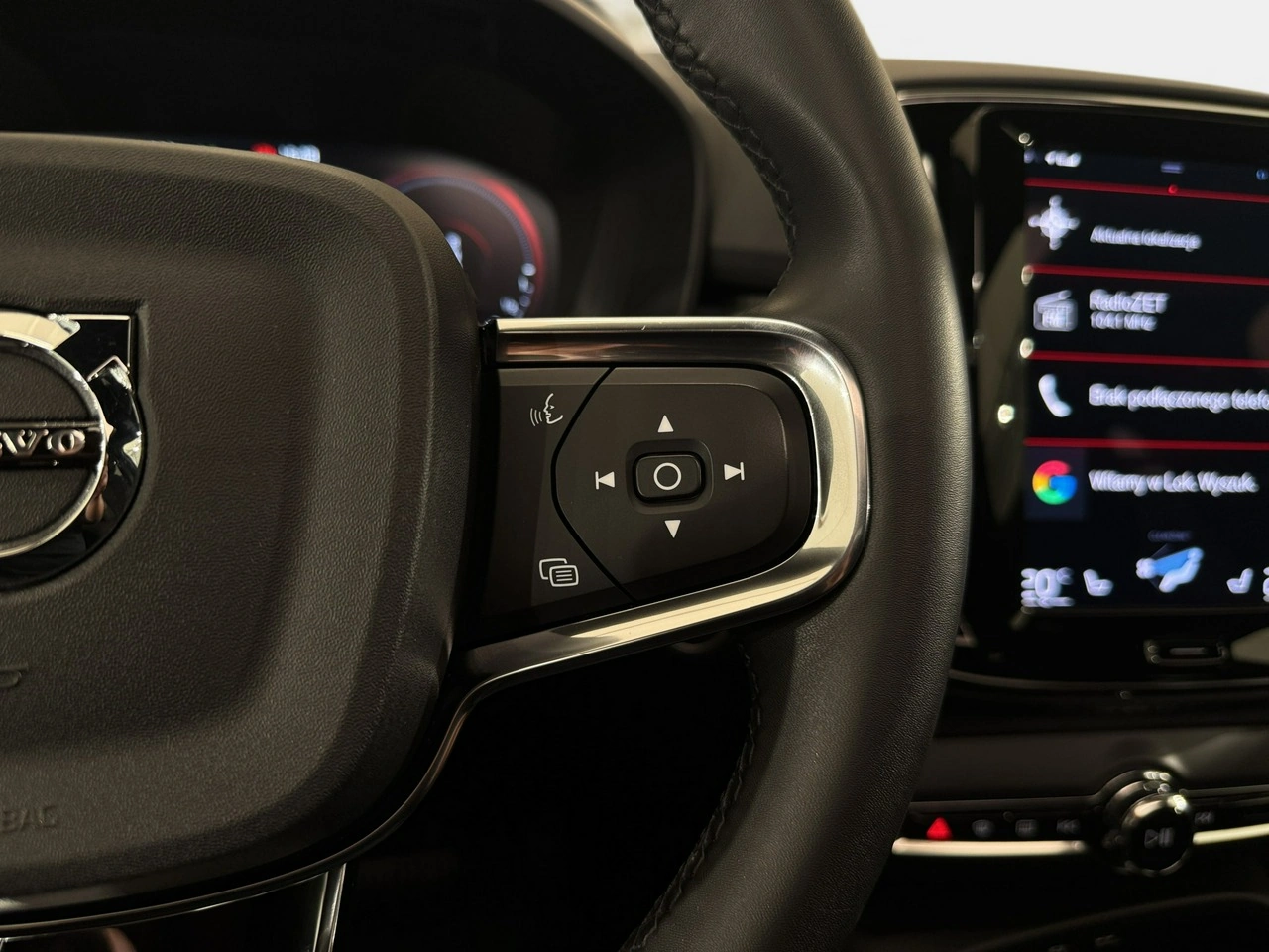 Volvo XC 40 - Zdjęcie 20