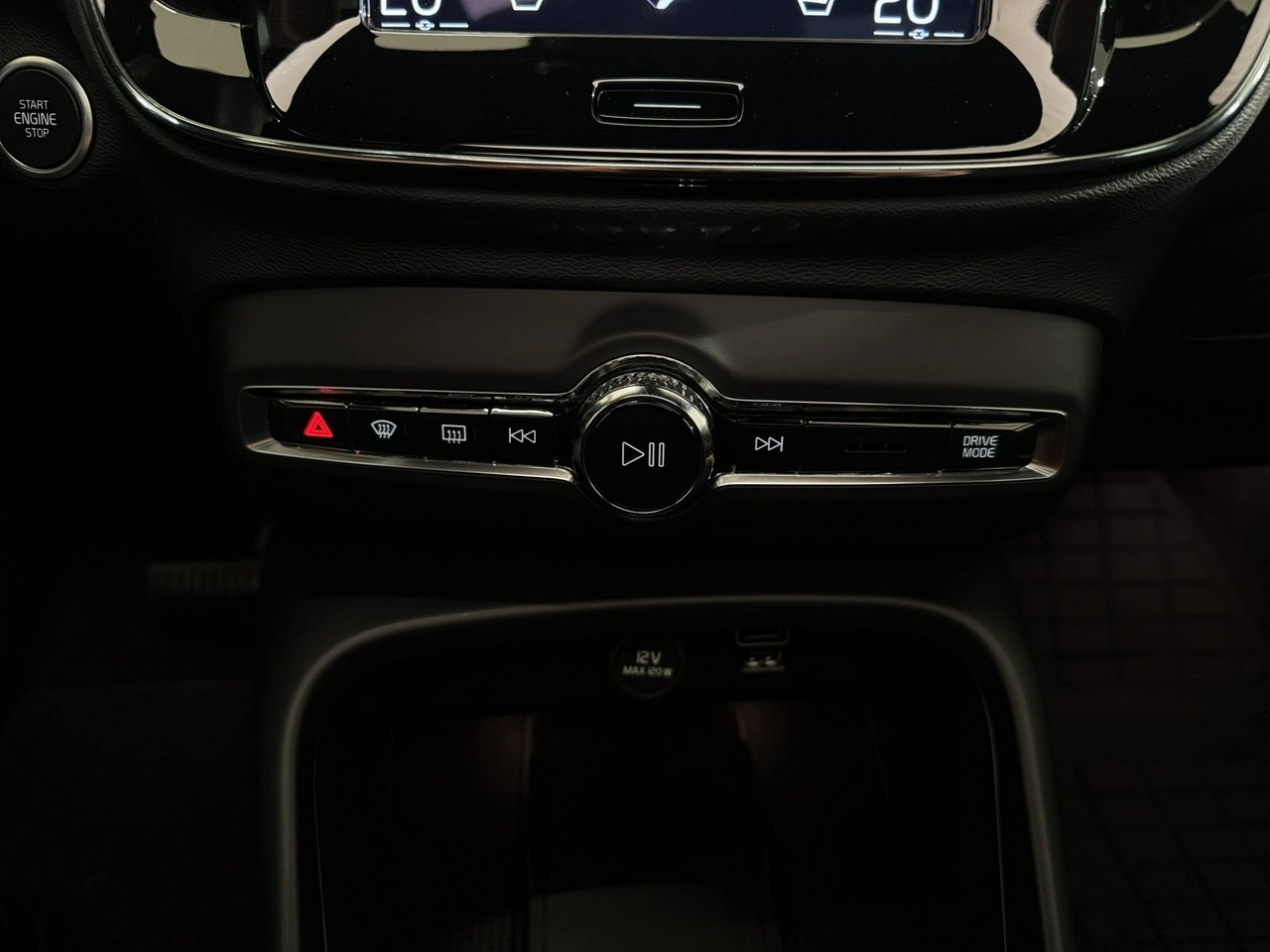 Volvo XC 40 - Zdjęcie 29