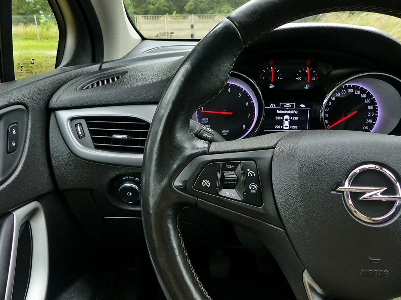 Opel Astra - Zdjęcie 31