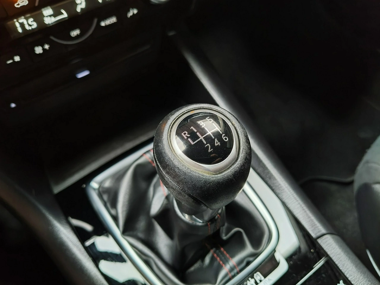 Mazda 3 - Zdjęcie 25