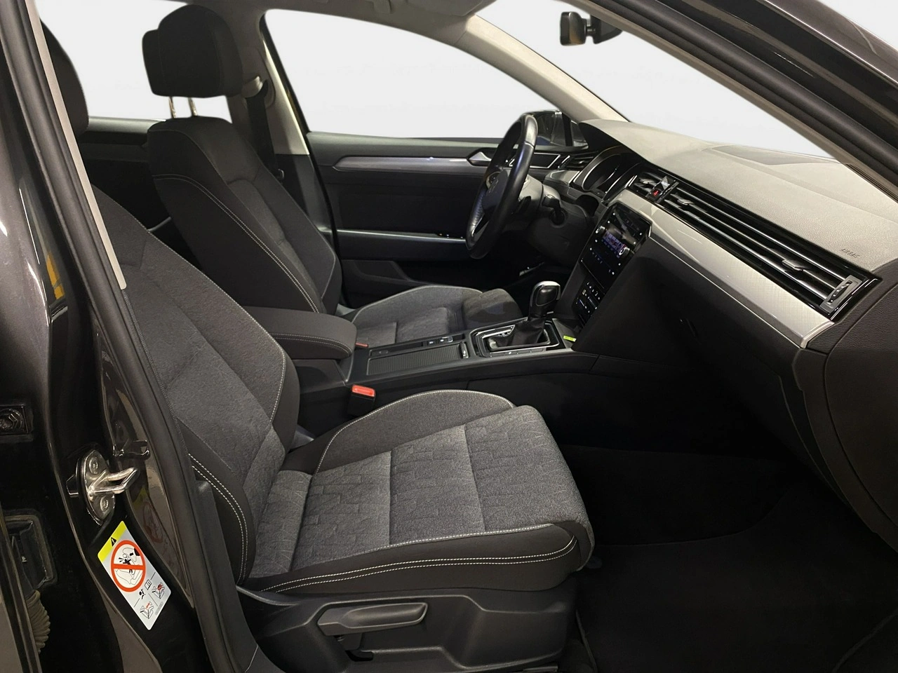 Volkswagen Passat Variant - Zdjęcie 11