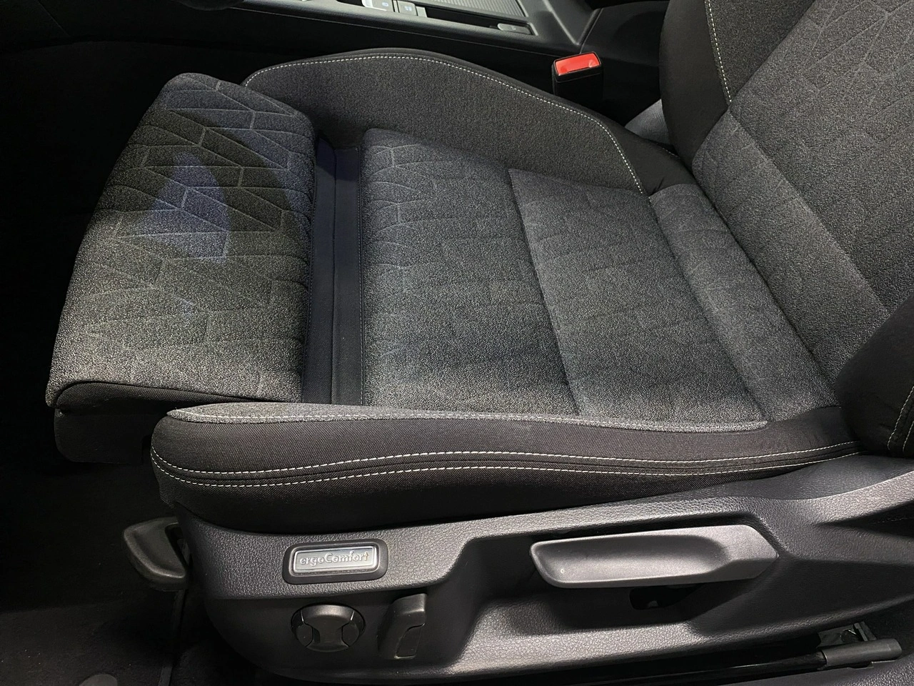 Volkswagen Passat Variant - Zdjęcie 12