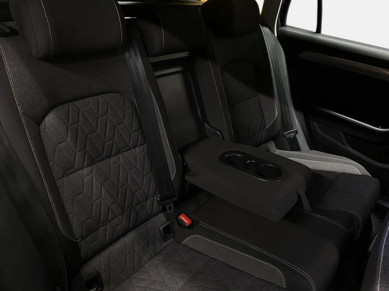Volkswagen Passat Variant - Zdjęcie 16