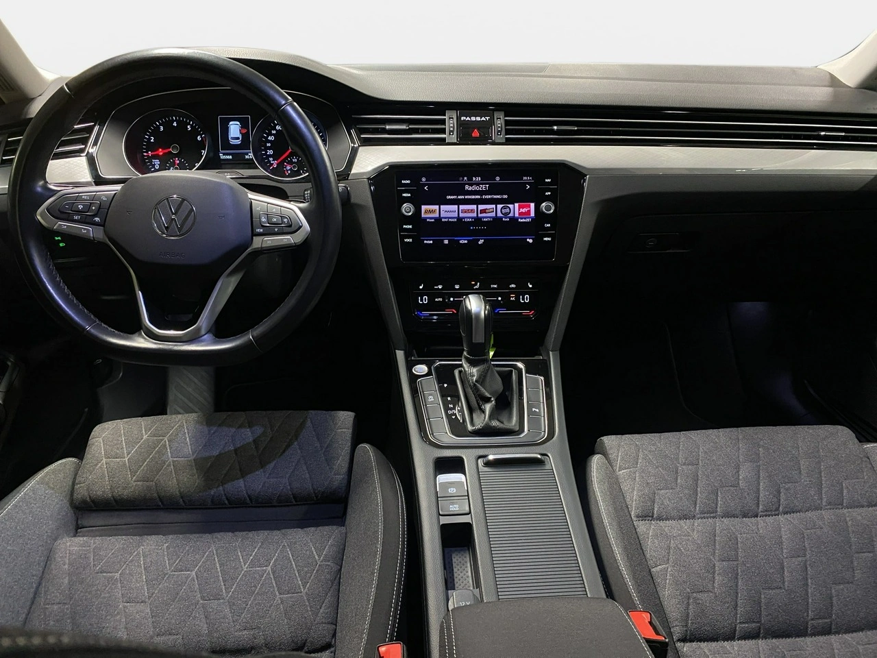 Volkswagen Passat Variant - Zdjęcie 20