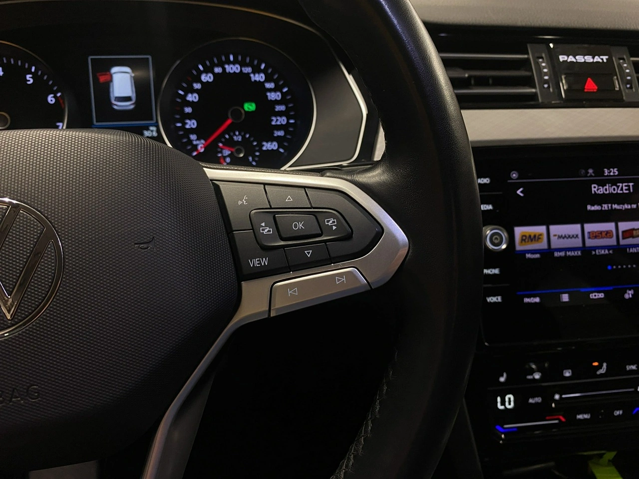 Volkswagen Passat Variant - Zdjęcie 23