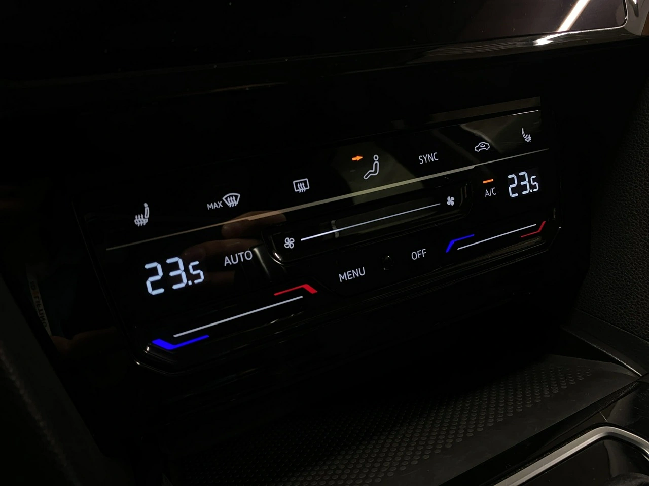 Volkswagen Passat Variant - Zdjęcie 33
