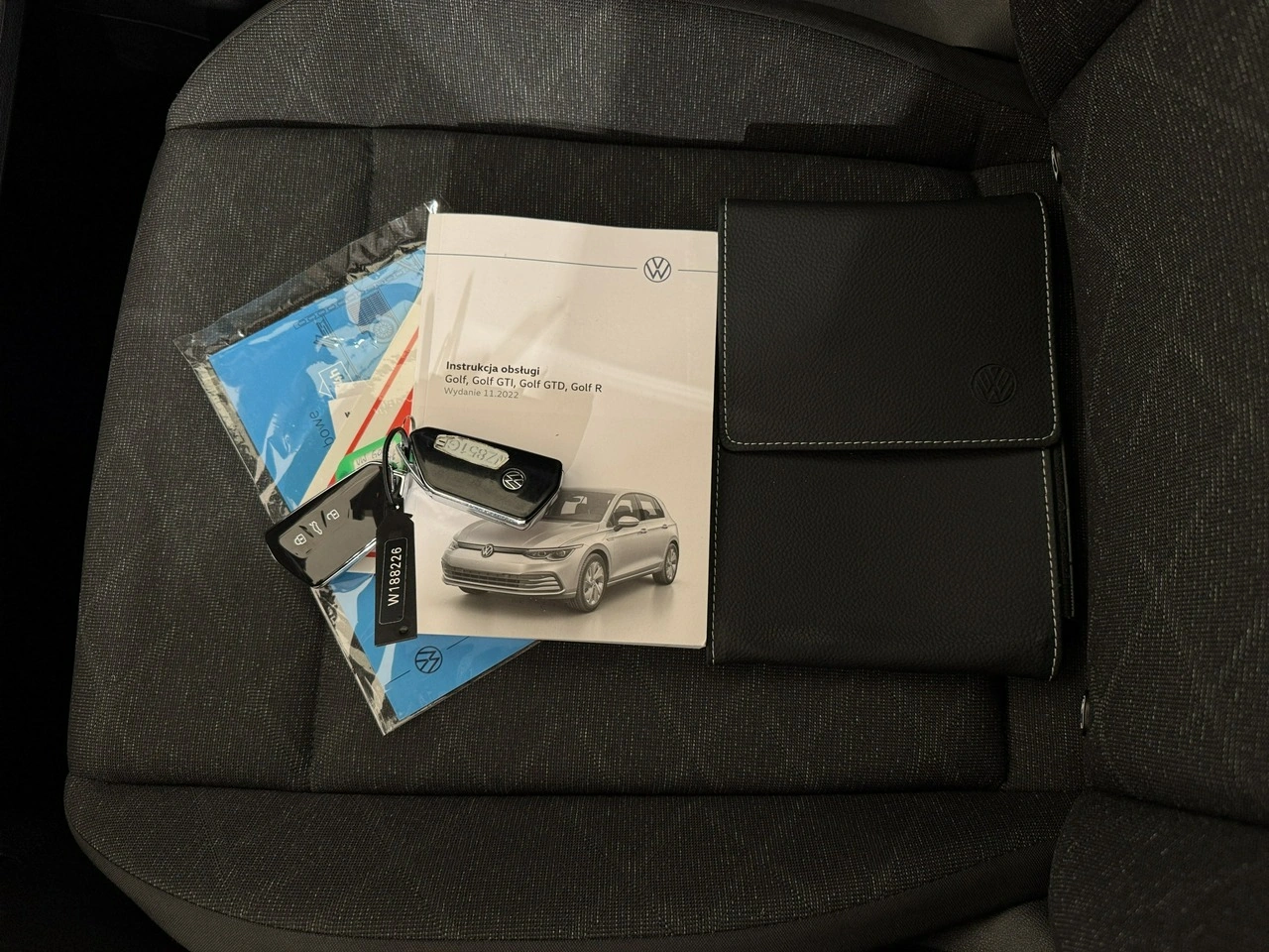 Volkswagen Golf - Zdjęcie 28