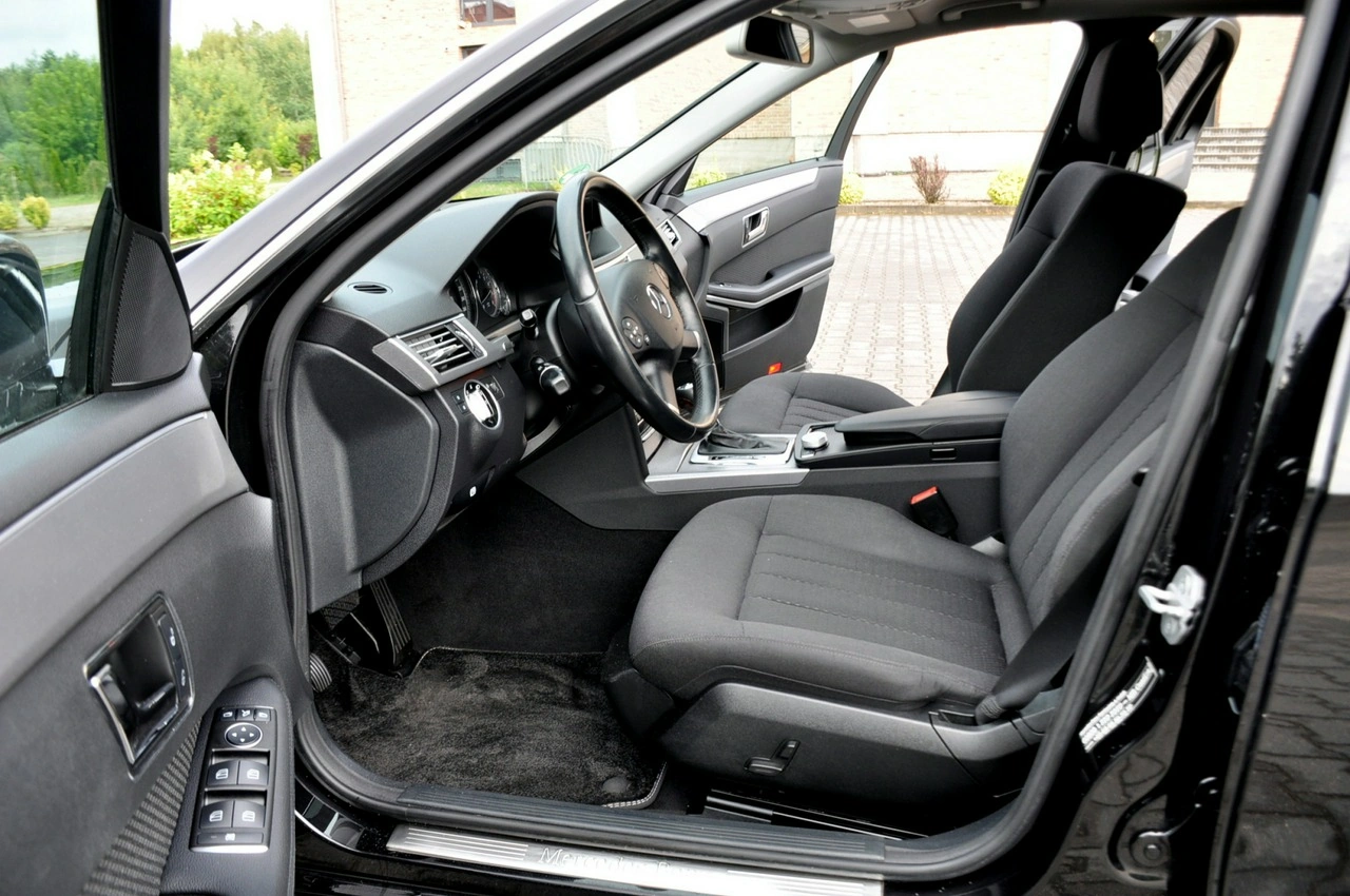 Mercedes E 200 - Zdjęcie 21