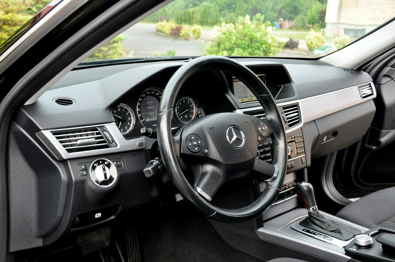 Mercedes E 200 - Zdjęcie 22