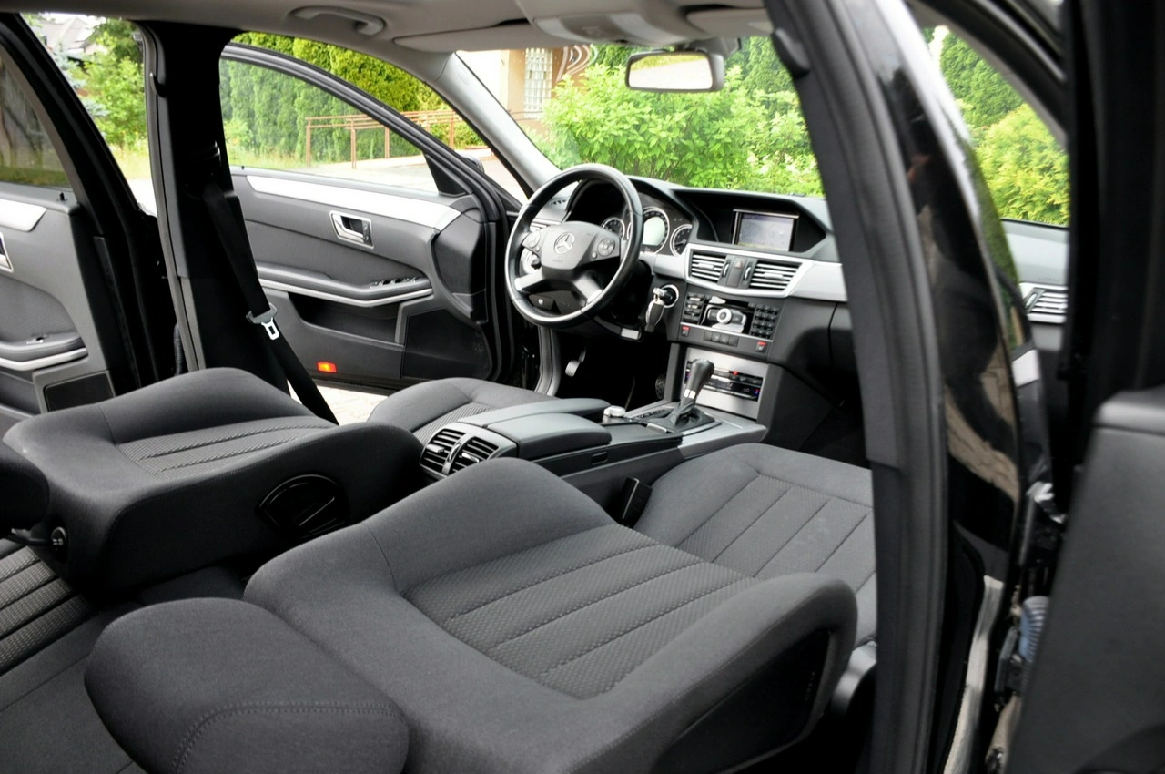 Mercedes E 200 - Zdjęcie 23