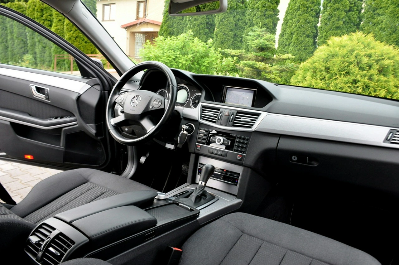 Mercedes E 200 - Zdjęcie 24