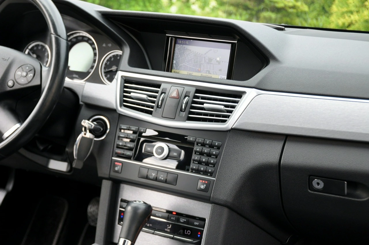 Mercedes E 200 - Zdjęcie 26