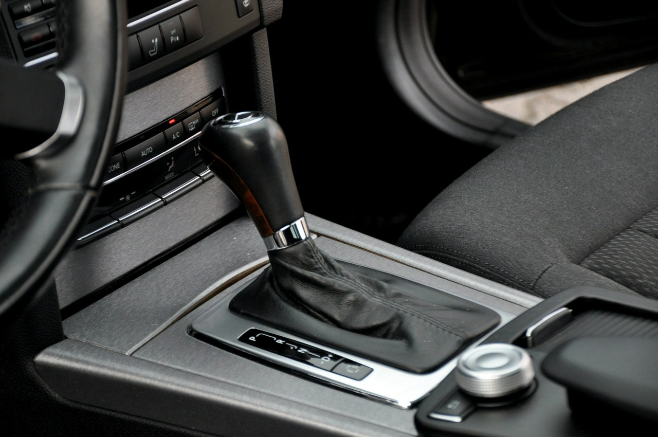 Mercedes E 200 - Zdjęcie 34
