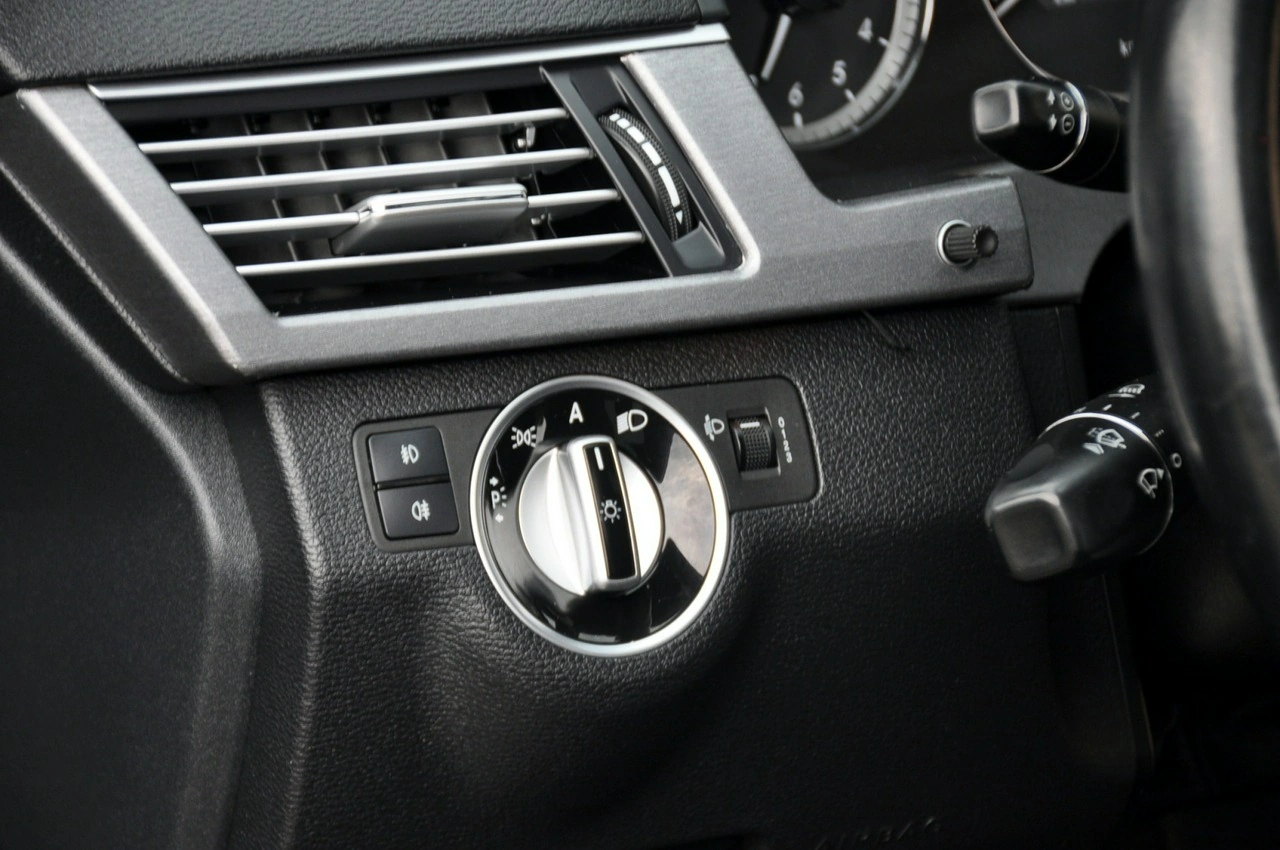Mercedes E 200 - Zdjęcie 37