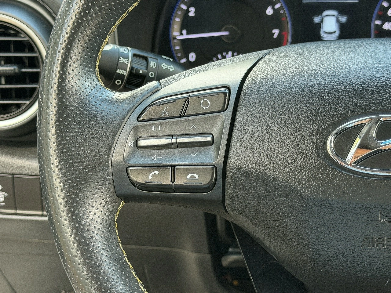 Hyundai Kona - Zdjęcie 8