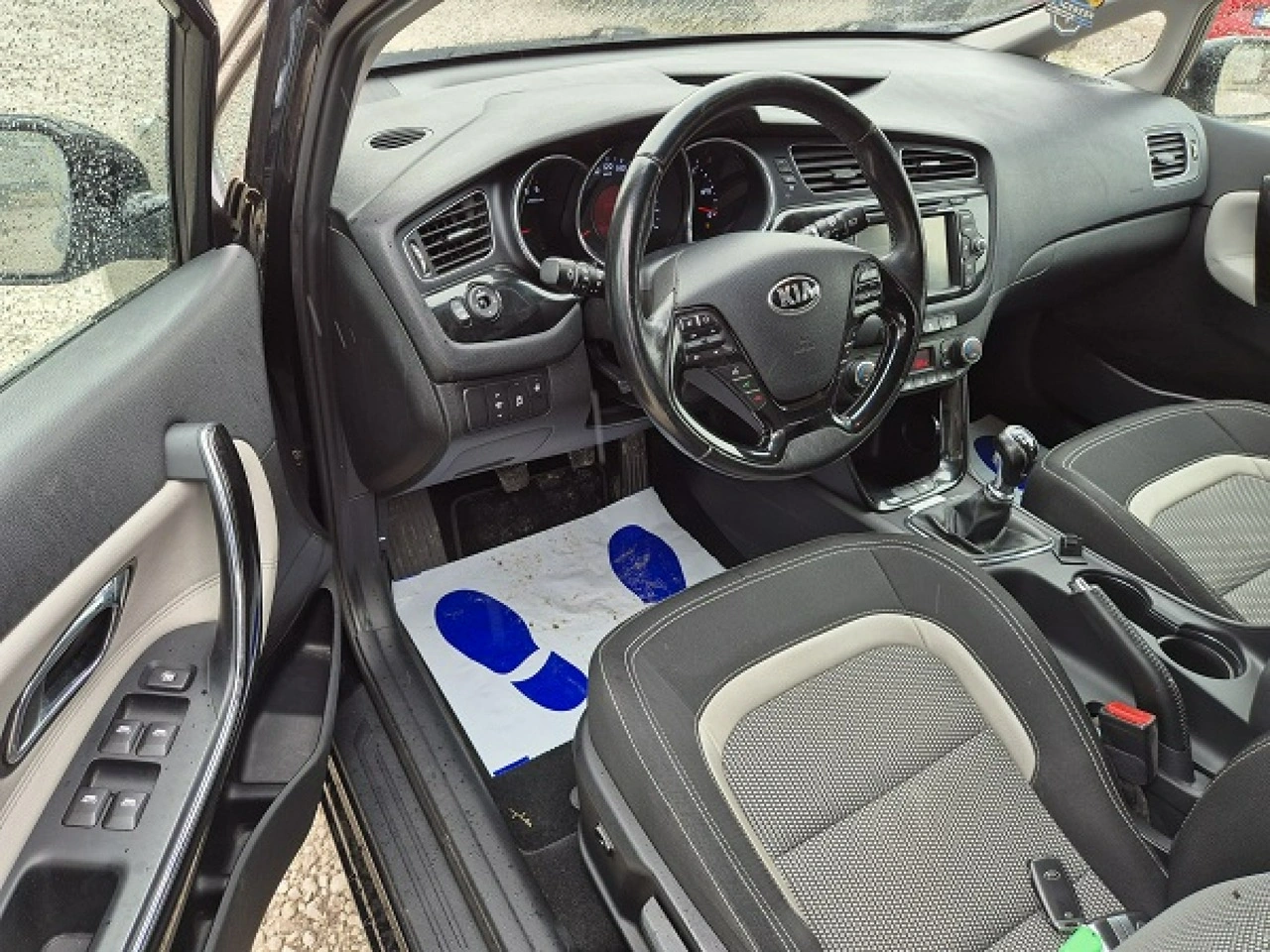 Kia Ceed - Zdjęcie 17
