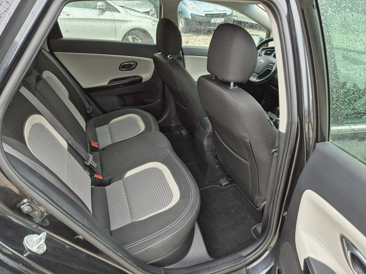 Kia Ceed - Zdjęcie 21
