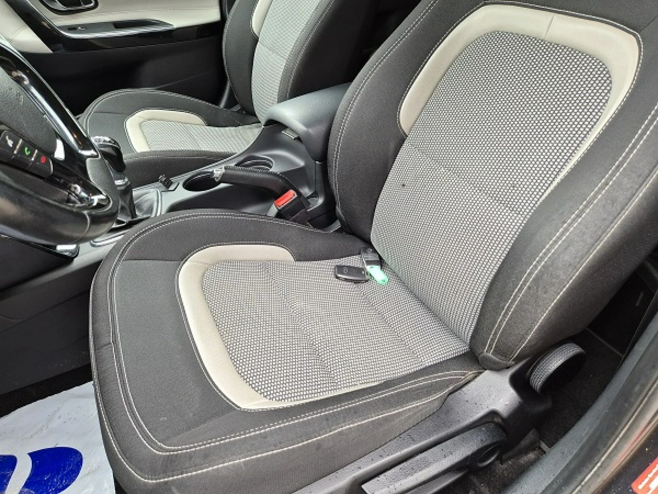 Kia Ceed - Zdjęcie 25