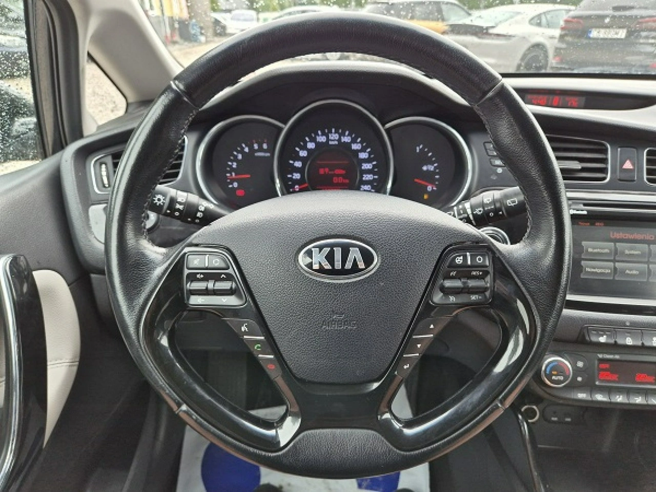Kia Ceed - Zdjęcie 28