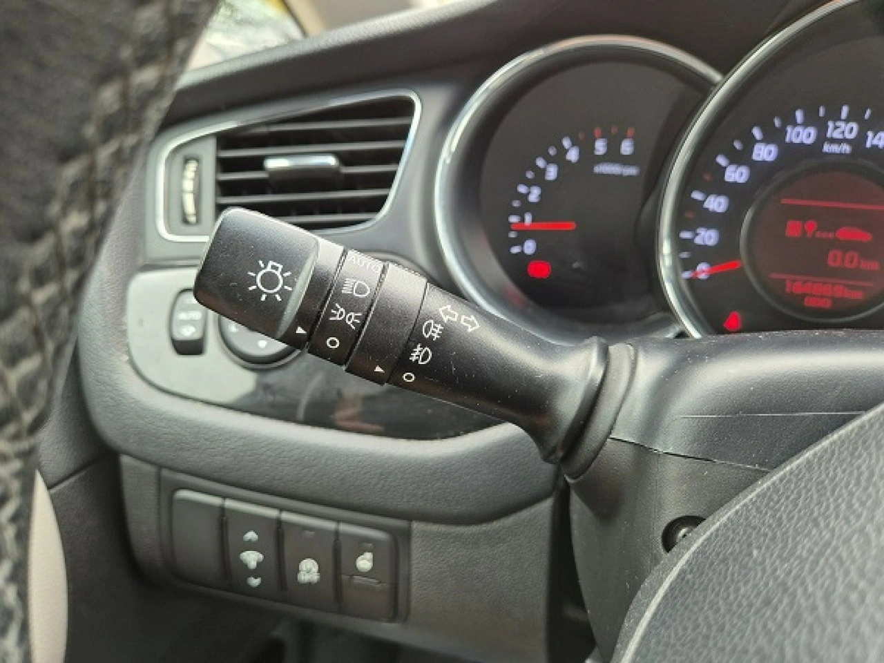 Kia Ceed - Zdjęcie 32