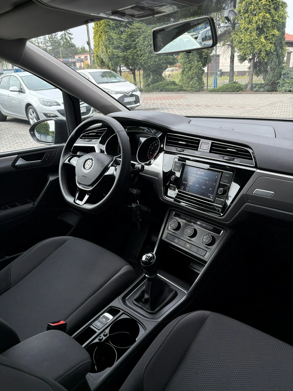 Volkswagen Touran - Zdjęcie 11