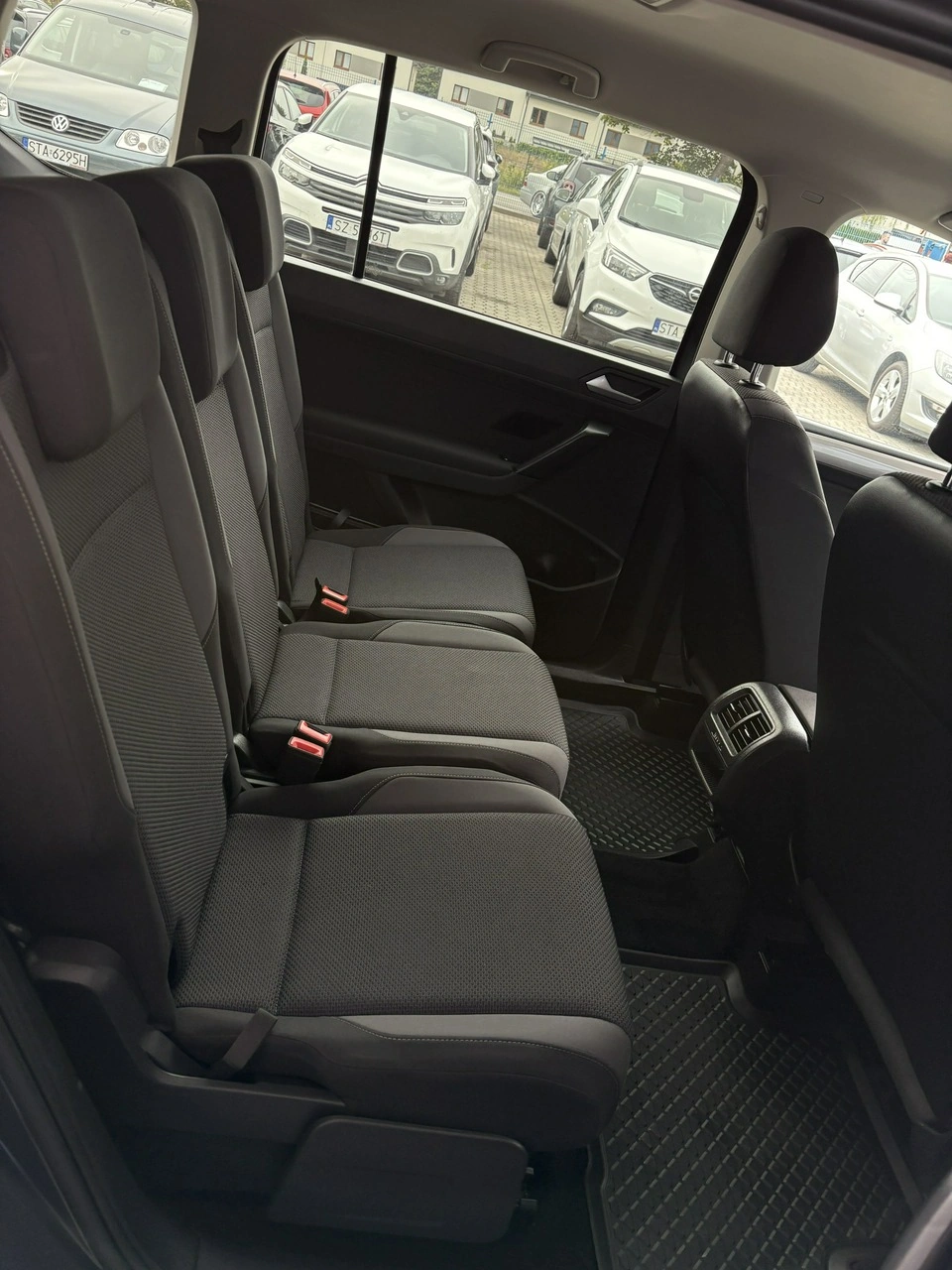 Volkswagen Touran - Zdjęcie 16