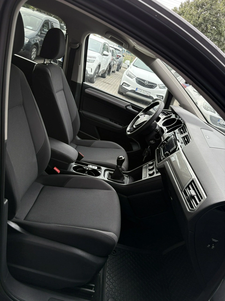 Volkswagen Touran - Zdjęcie 17