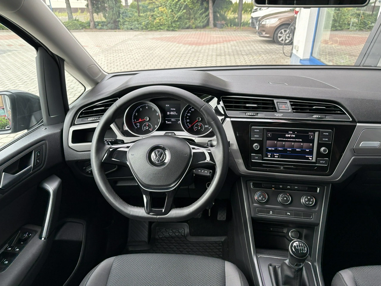 Volkswagen Touran - Zdjęcie 18