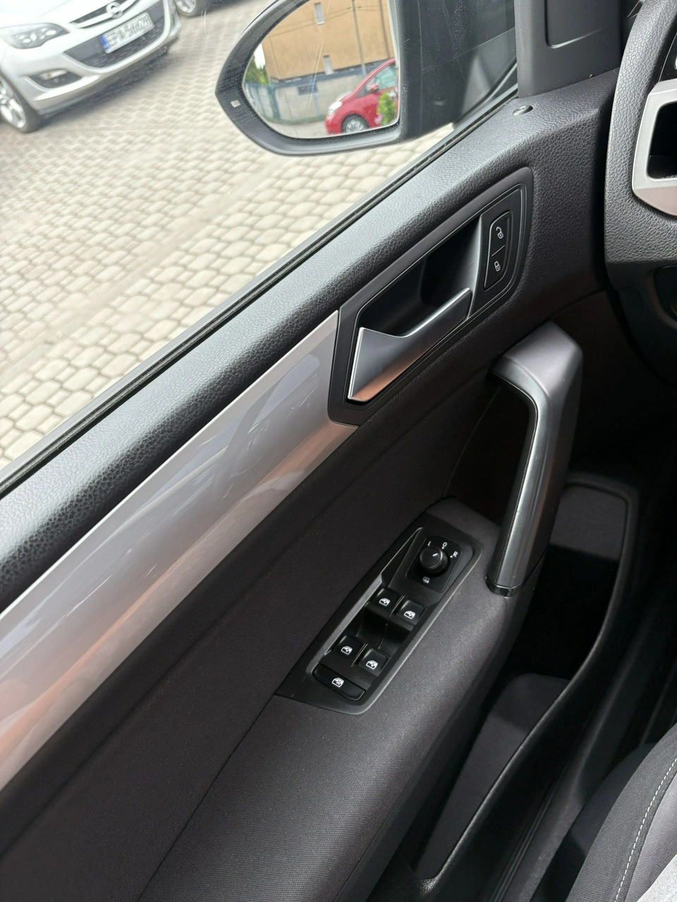 Volkswagen Touran - Zdjęcie 25
