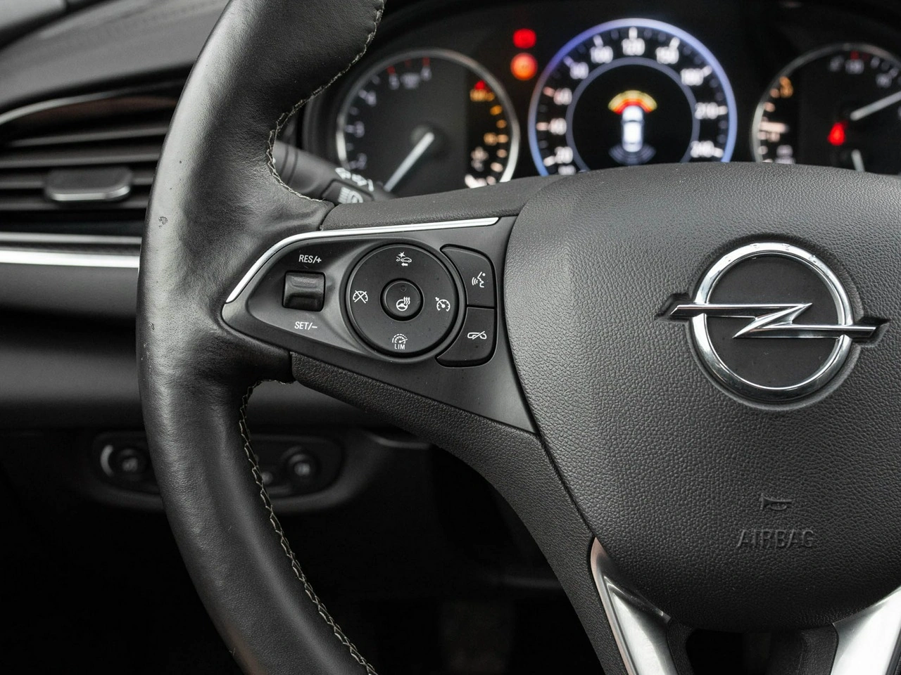 Opel Insignia - Zdjęcie 12