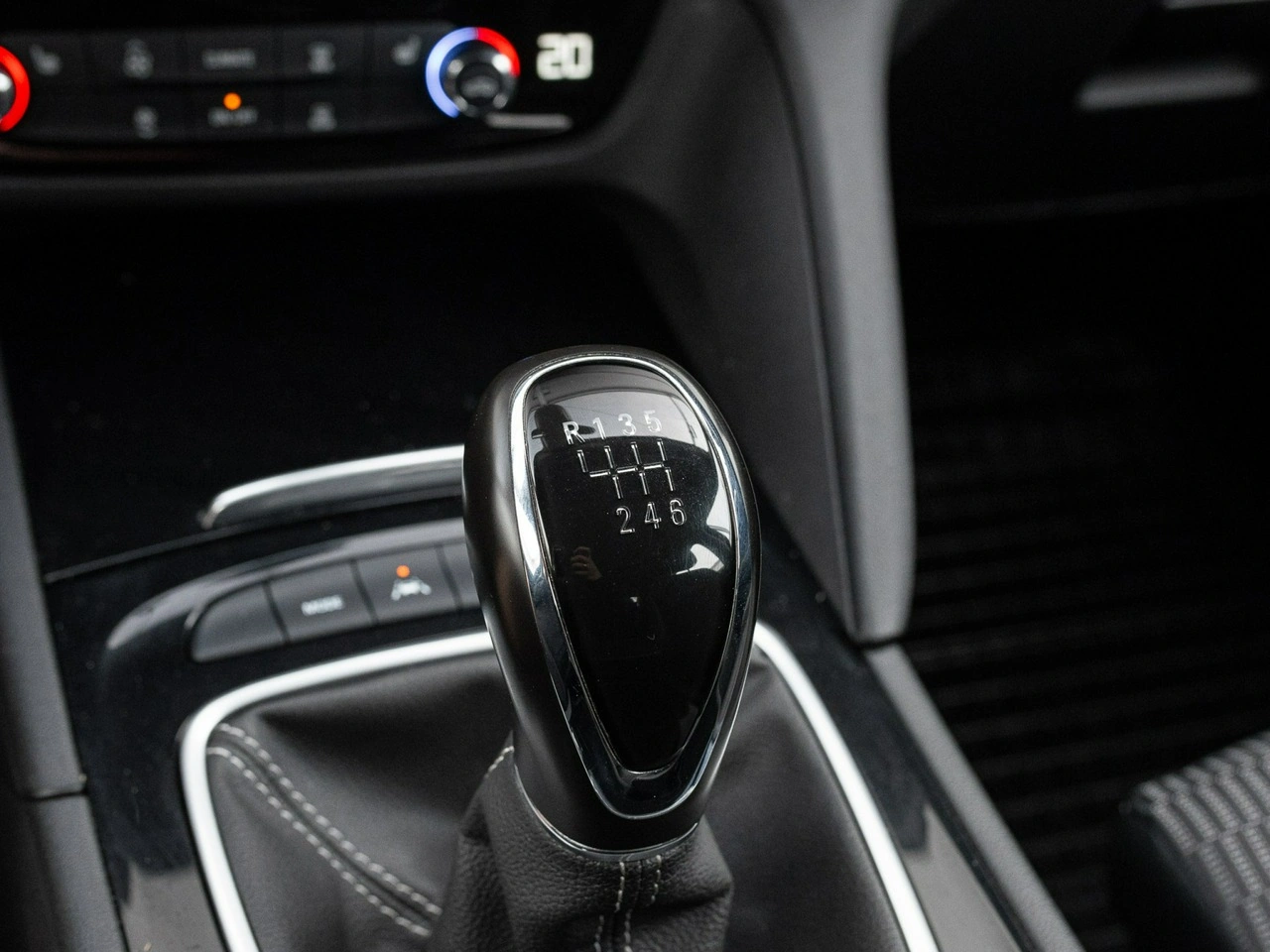 Opel Insignia - Zdjęcie 14