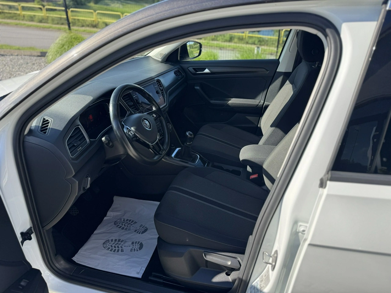 Volkswagen T-Roc - Zdjęcie 14