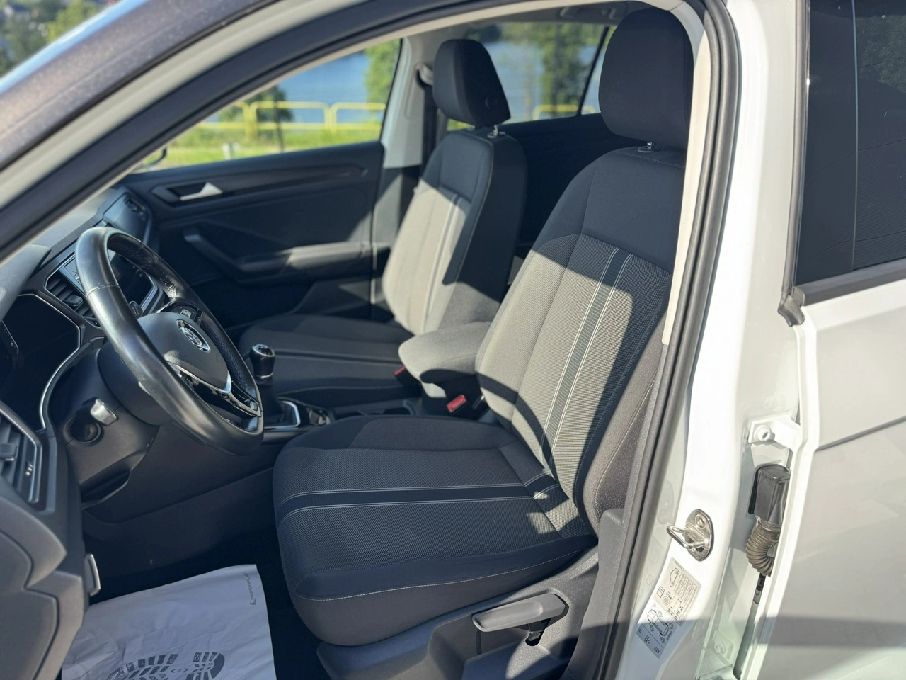 Volkswagen T-Roc - Zdjęcie 15