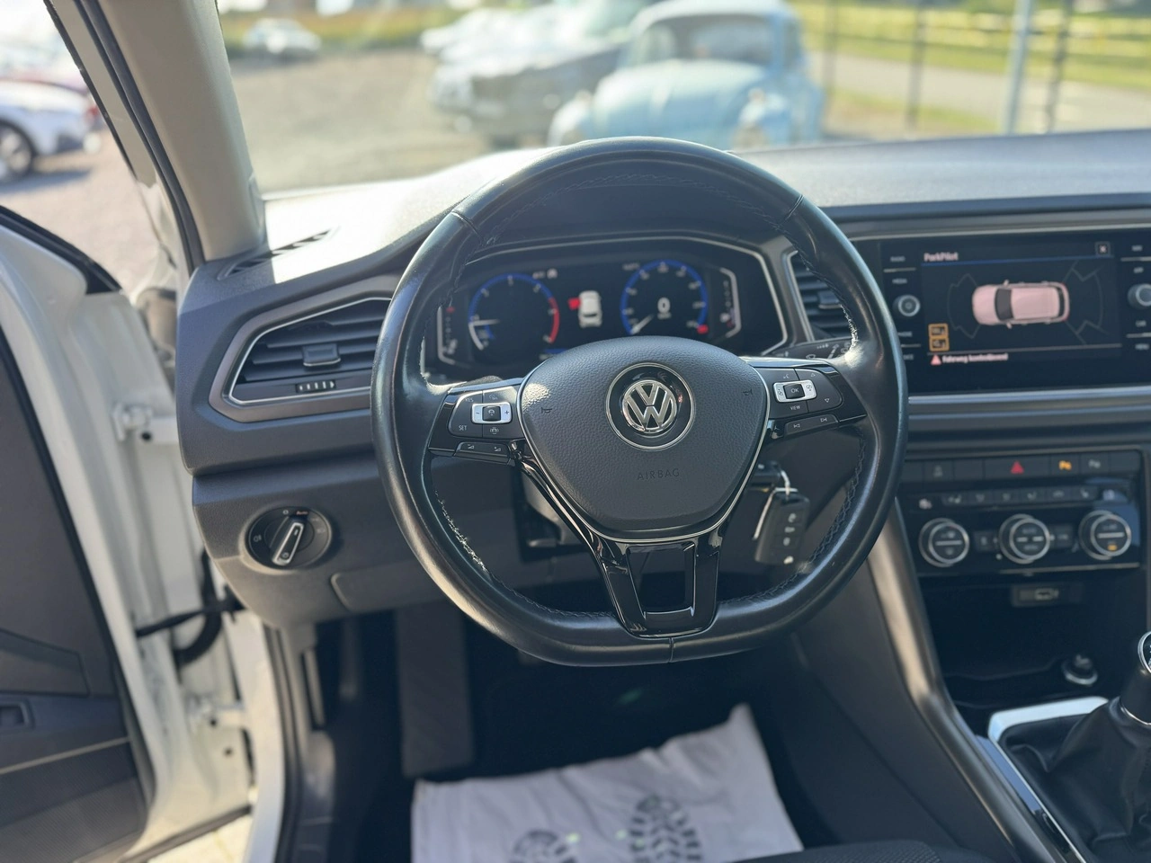 Volkswagen T-Roc - Zdjęcie 16