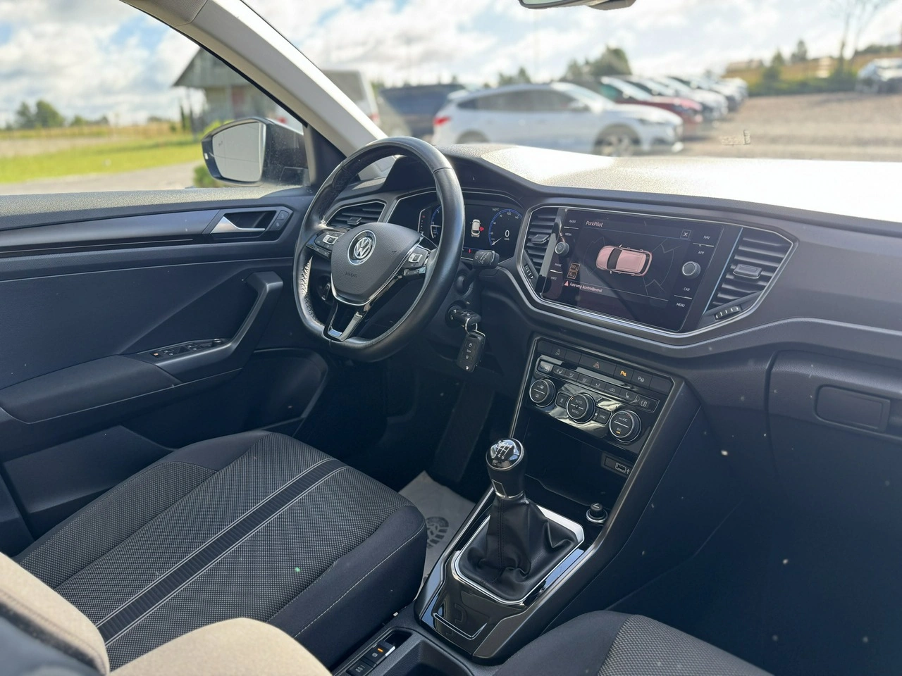 Volkswagen T-Roc - Zdjęcie 17
