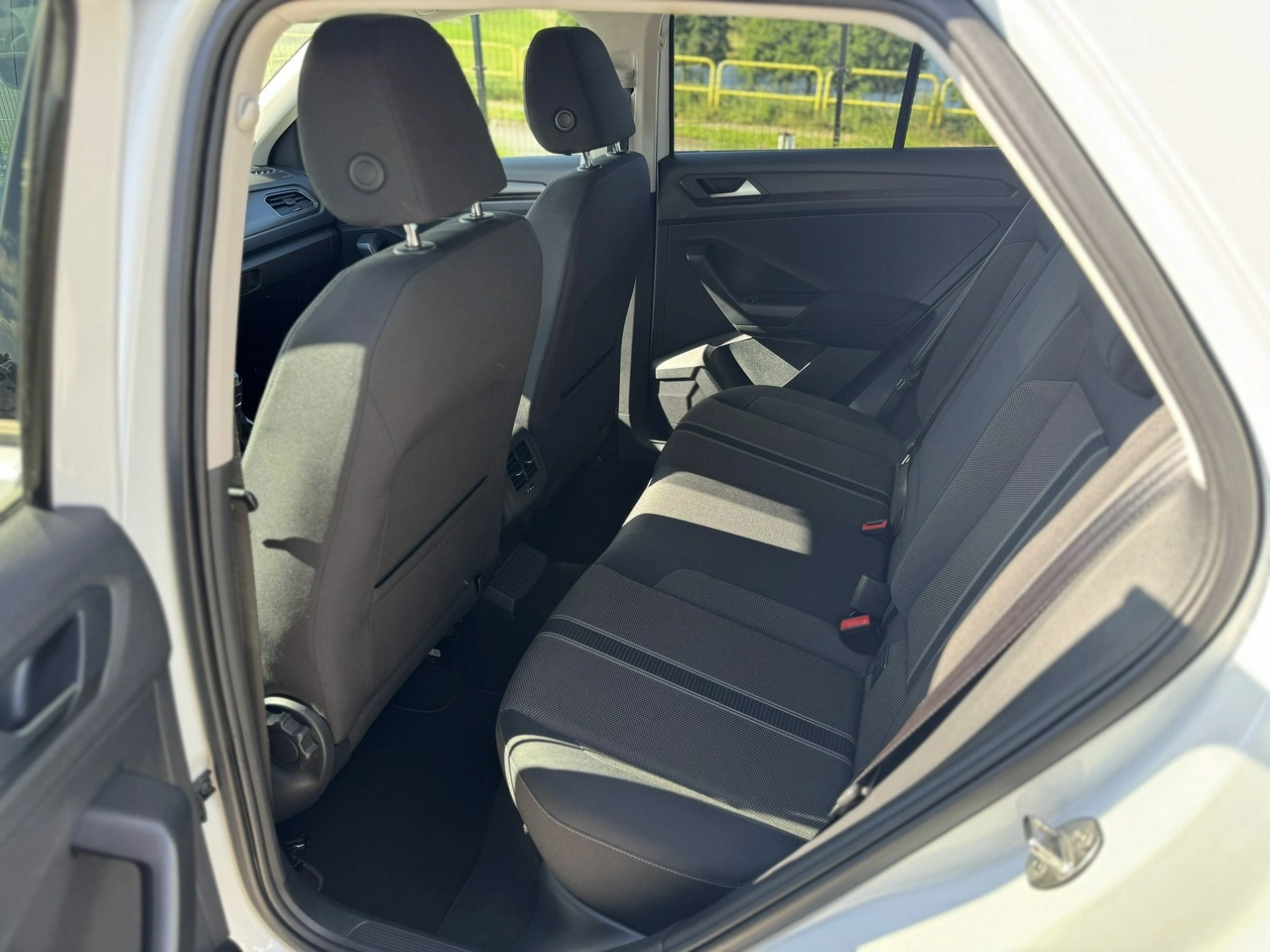 Volkswagen T-Roc - Zdjęcie 19